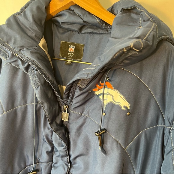 Broncos Coat Jacket women’s XL  NFL pro line - Picture 5 of 9